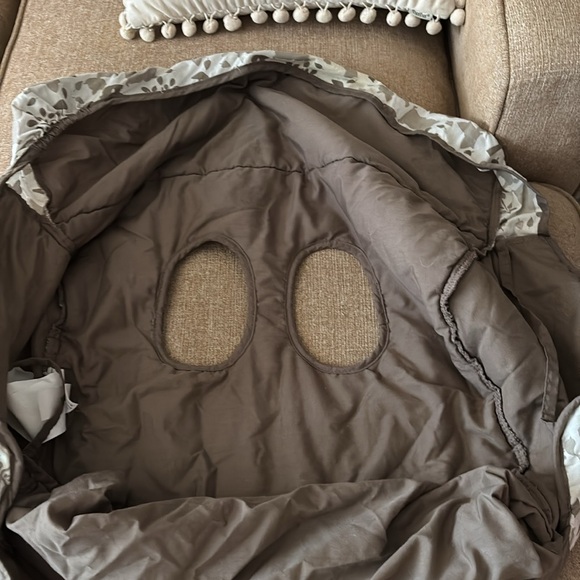 Eddie Bauer grocery cart buggy cover. Washable. Great for protecting baby. - Picture 3 of 4